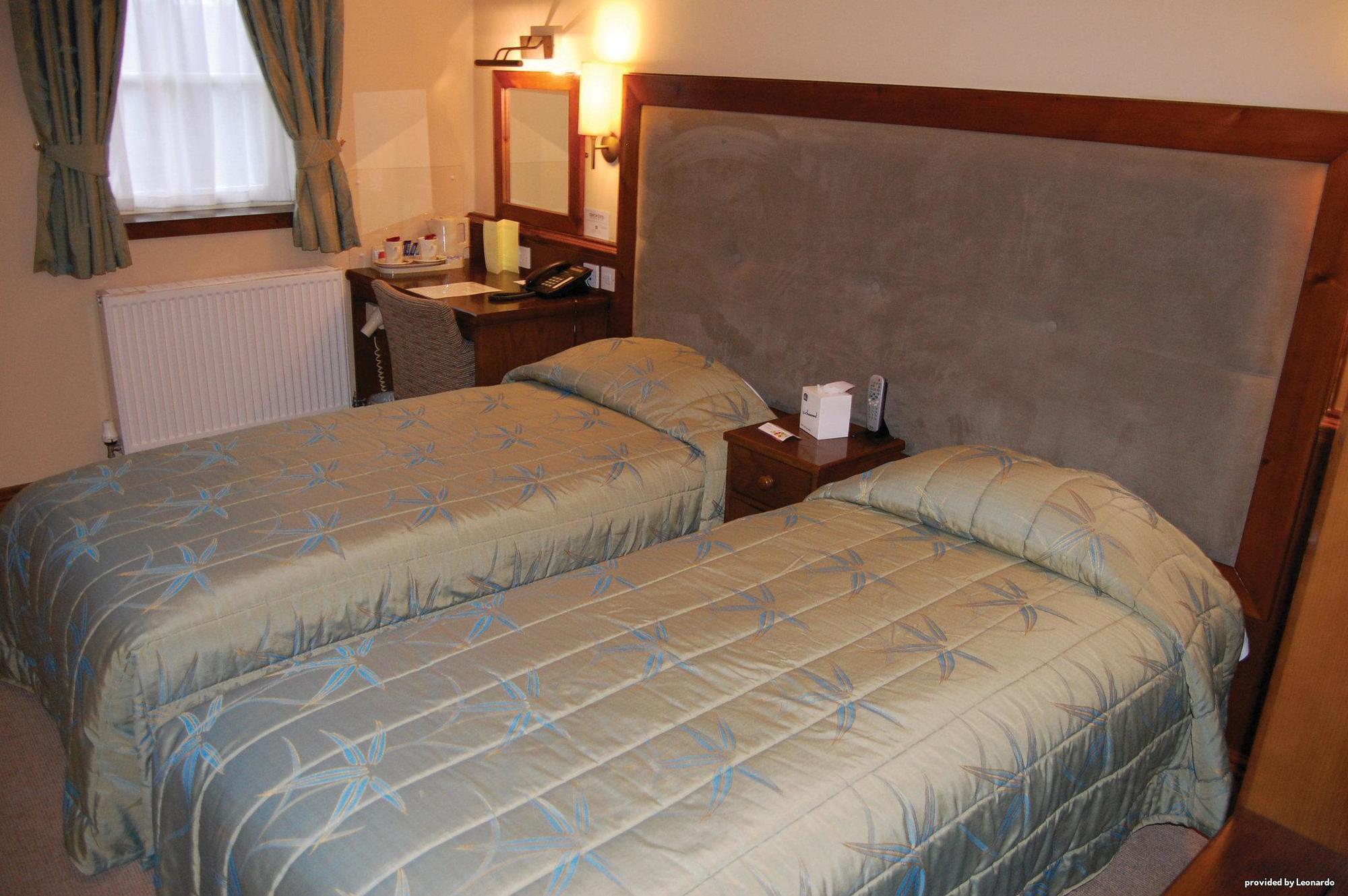 Best Western Plus Pastures Hotel Донкастер Номер фото